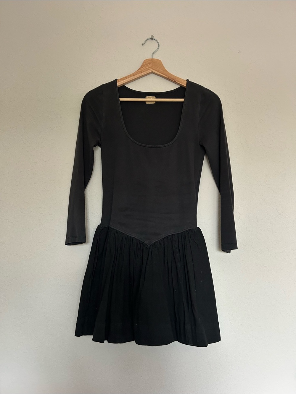 Free People Women’s Black Long-Sleeve Scoop Neck Dress